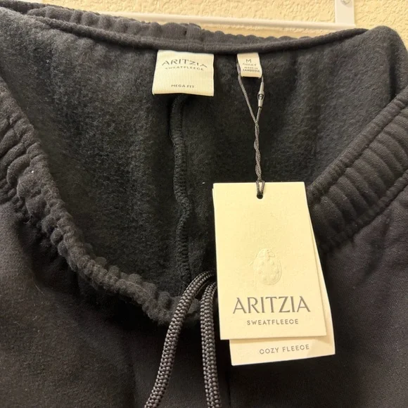 Aritzia Black Sweatpants - Picture 4 of 5